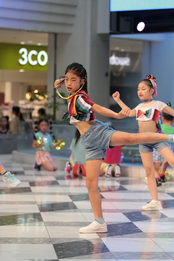 Dance In English ���j�N���X�y�N���`��6�z